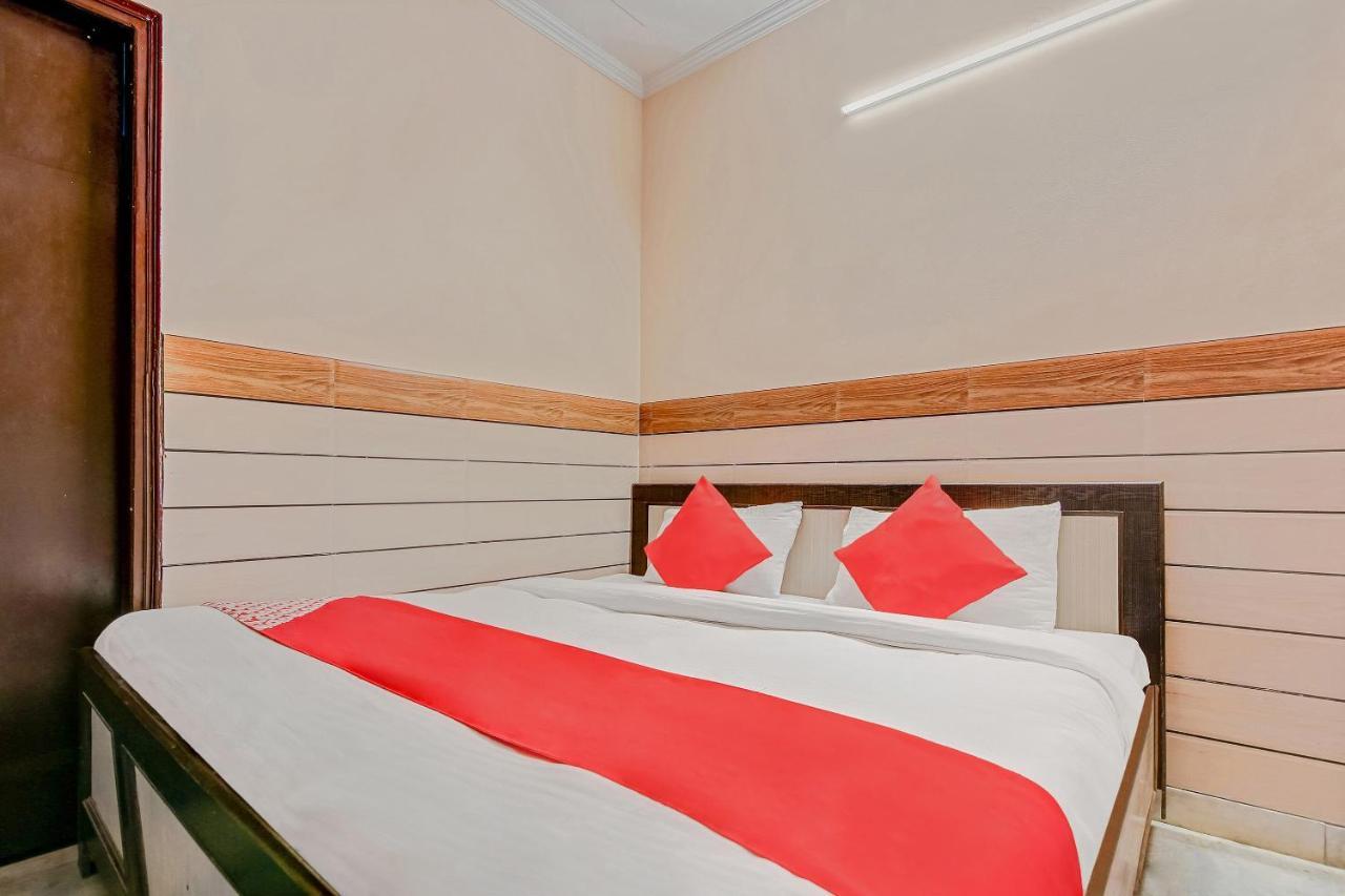 Oyo Park View Guest House Near Edm Mall New Delhi Eksteriør bilde