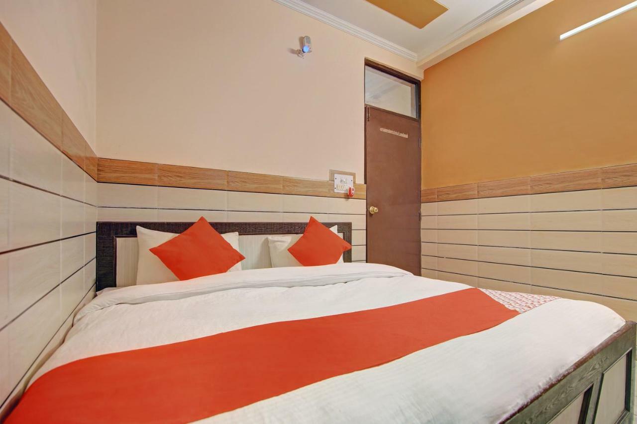 Oyo Park View Guest House Near Edm Mall New Delhi Eksteriør bilde